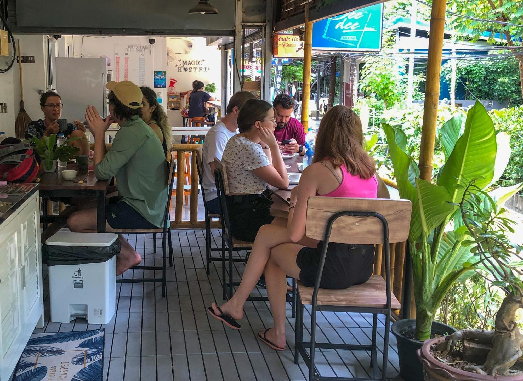 Sweed Dee Hostel Kepulauan Phi Phi Bagian luar foto