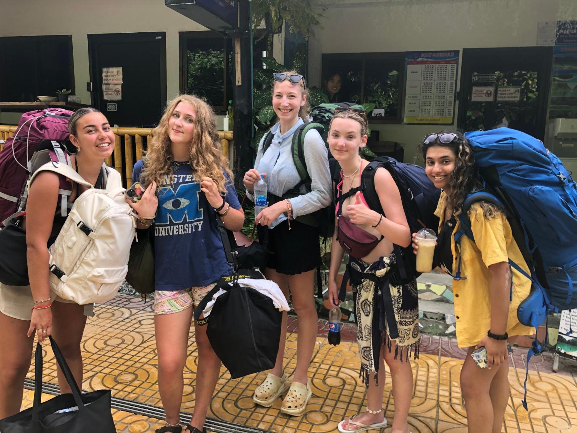 Sweed Dee Hostel Kepulauan Phi Phi Bagian luar foto