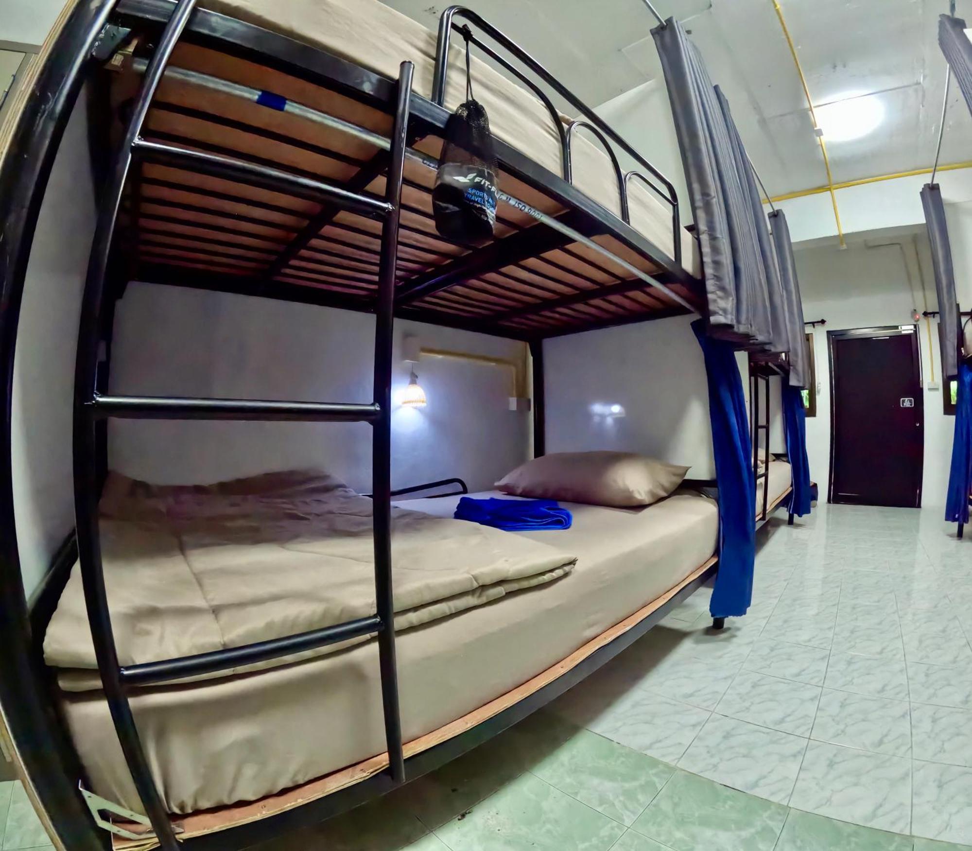 Sweed Dee Hostel Kepulauan Phi Phi Bagian luar foto